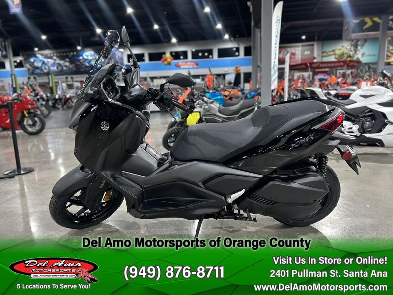 2025 Yamaha Xmax Image 18