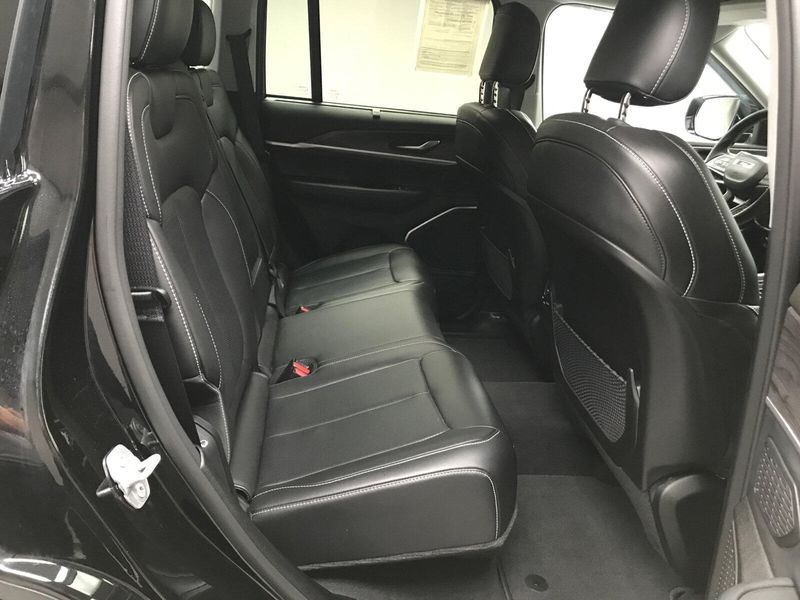 Used 2022 Jeep Grand Cherokee LimitedImage 20