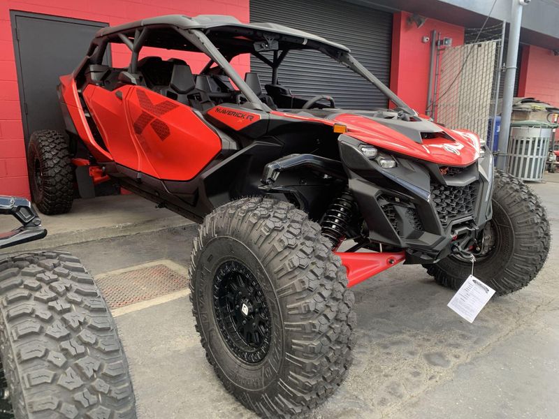 New 2025 Can-Am MAVERICK R MAX X 999T DCT Image 13