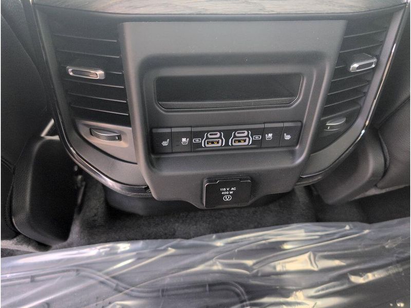 2025 RAM 1500 Limited Crew Cab 4x4 5