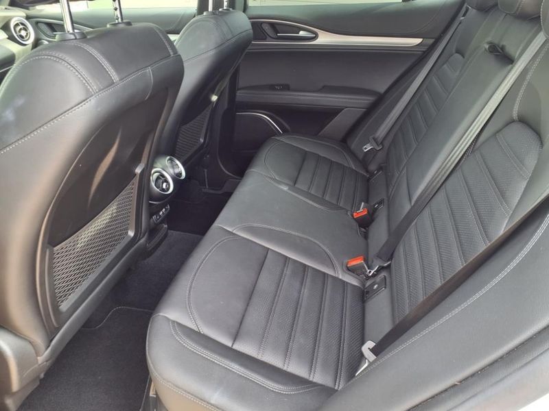 Used 2022 Alfa Romeo Stelvio VeloceImage 6