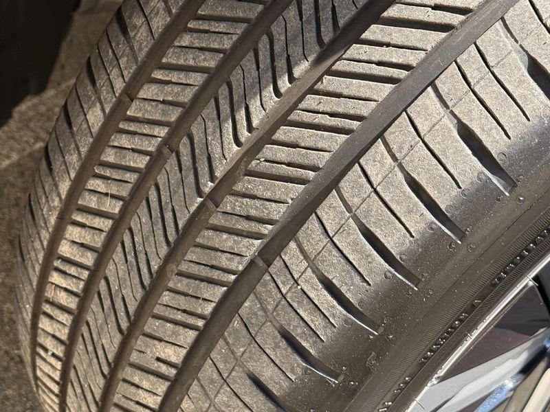 Used 2025 BMW iX xDrive50Image 17