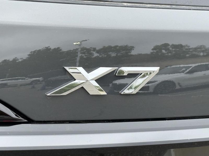 2026 BMW X7 xDrive40iImage 13