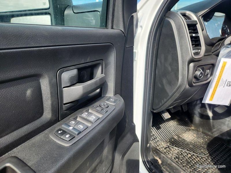 2024 RAM 5500 Tradesman Chassis Crew Cab 4x4 84