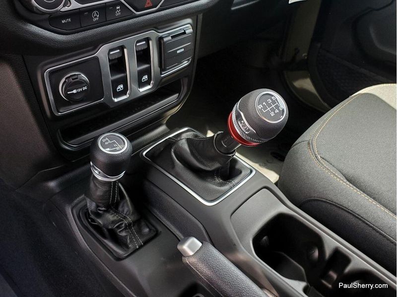 2025 Jeep Wrangler 2-door SportImage 3