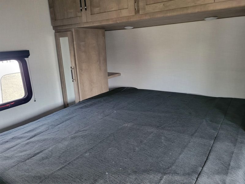 New 2026 KEYSTONE SPRINGDALE 31 SUNROOM Image 9