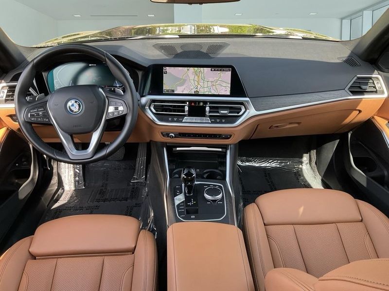 2022 BMW 3 Series 330e iPerformanceImage 28