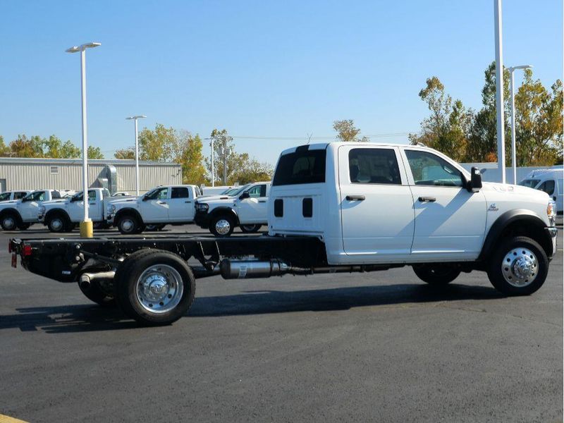 2024 RAM 5500 Tradesman Chassis Crew Cab 4x4 84