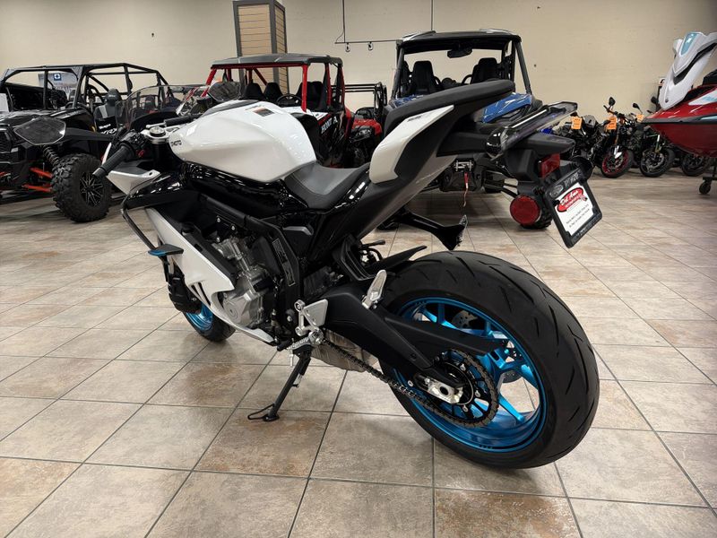 New 2026 CFMOTO 675SS Image 15