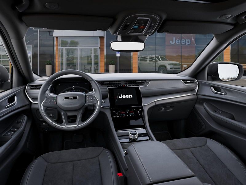 New 2025 Jeep Grand Cherokee L Altitude X 4x4Image 43