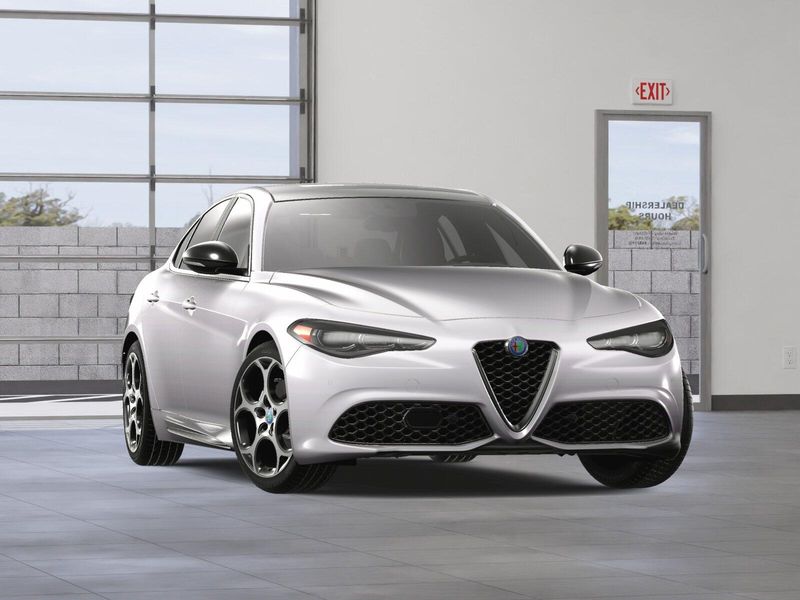 2025 Alfa Romeo Giulia SPRINT photo 3