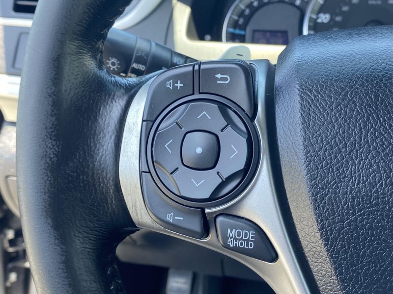 2012 Toyota Camry SEImage 25