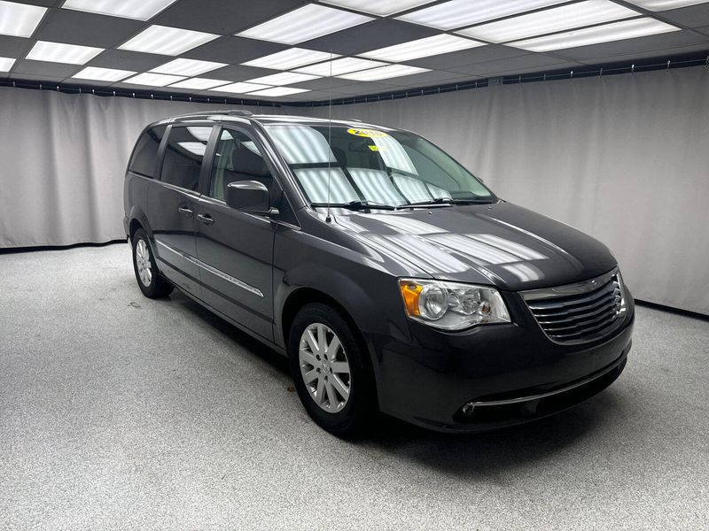 2015 Chrysler Town & Country TouringImage 5