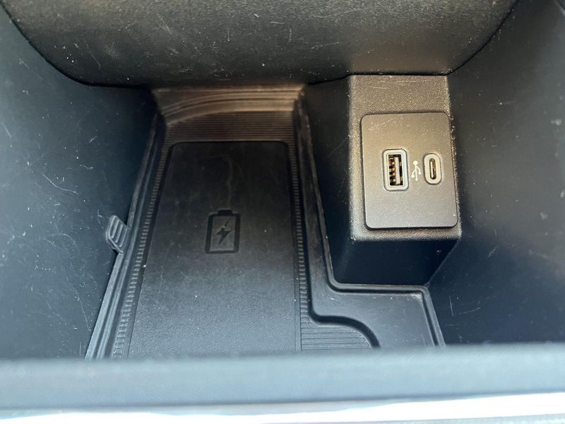 2022 Ford Edge Titanium photo 29