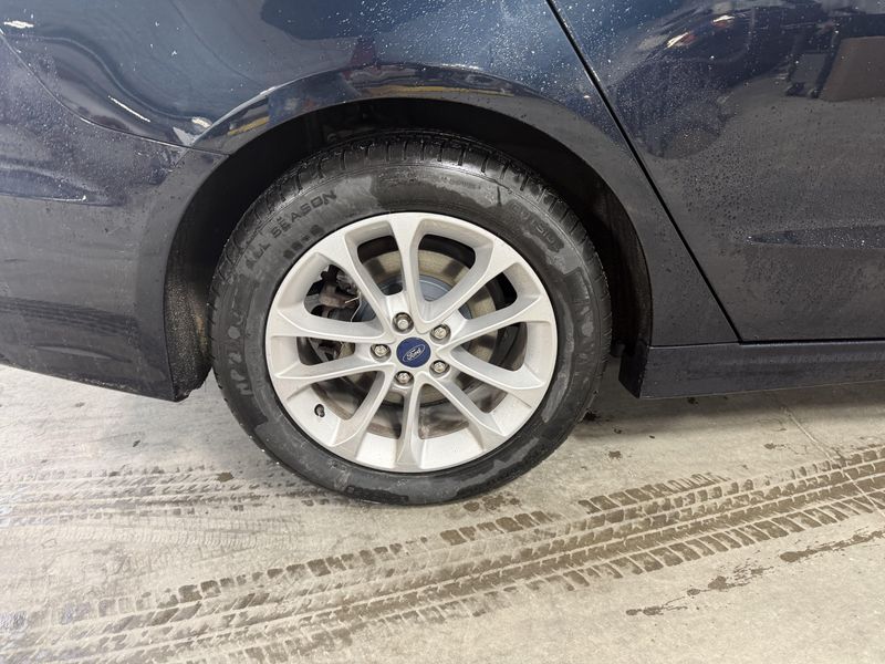 Used 2020 Ford Fusion SEImage 7