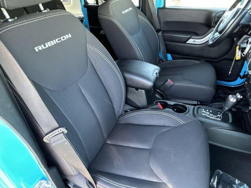 Used 2018 Jeep Wrangler JK Unlimited RubiconImage 11