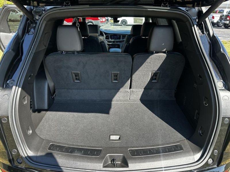 2022 Buick Enclave Avenir photo 11