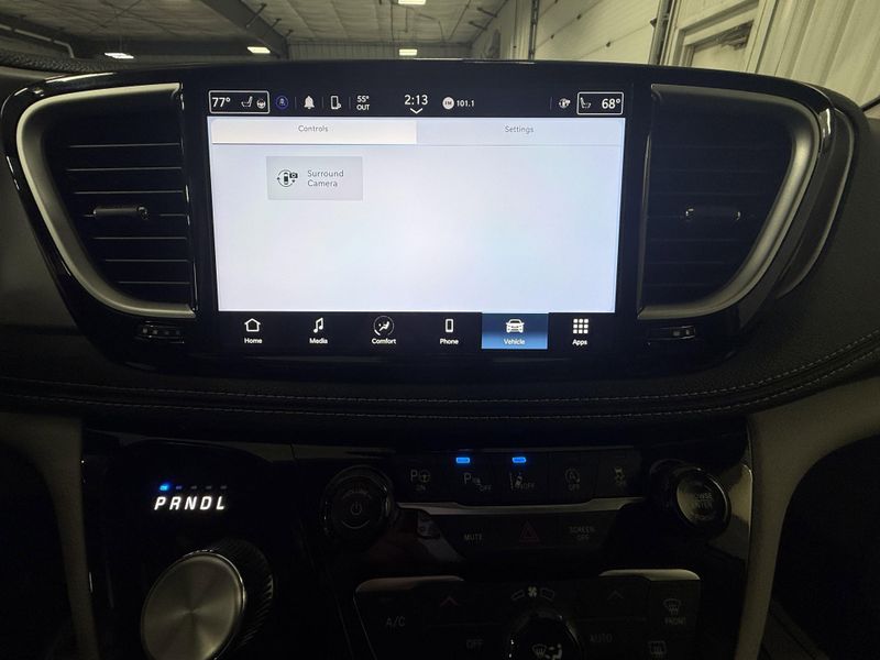 Used 2024 Chrysler Pacifica Touring LImage 31