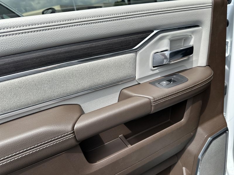 2025 RAM 3500 Laramie Crew Cab 4x4 8