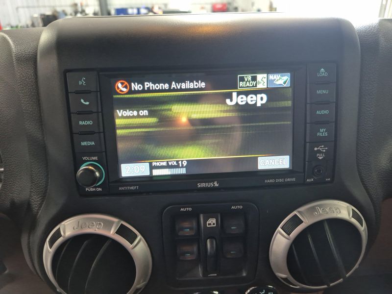 Used 2016 Jeep Wrangler Unlimited SaharaImage 29