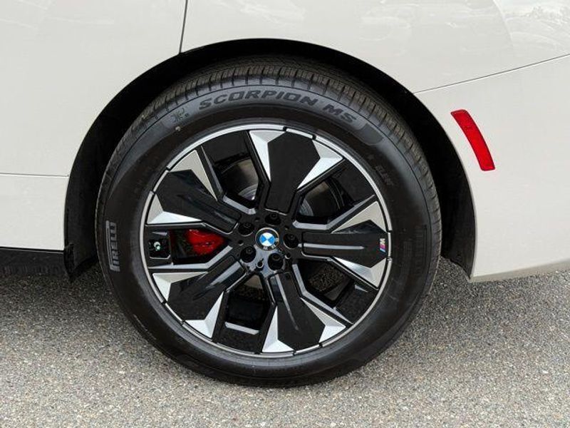 New 2026 BMW iX xDrive45Image 14