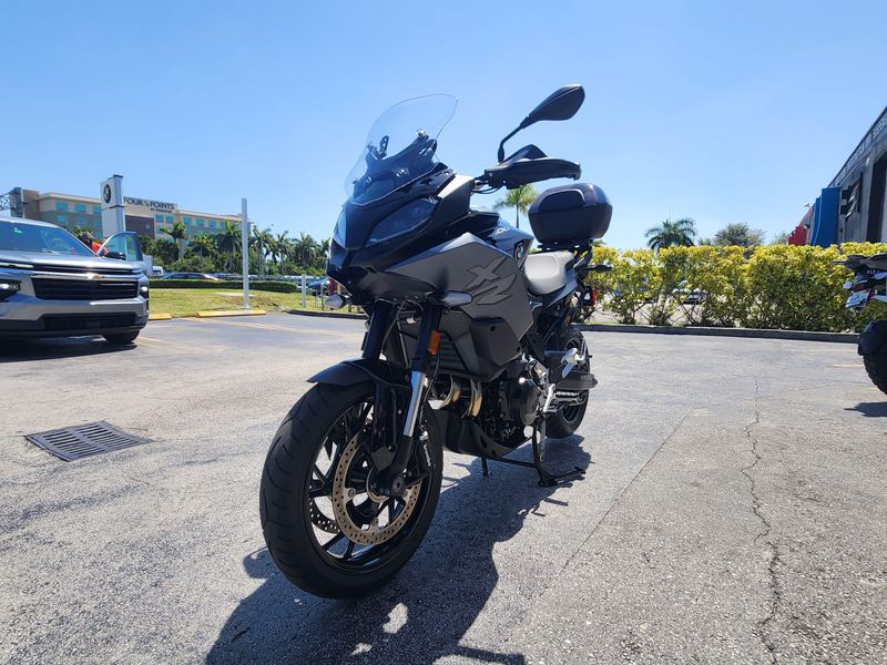 2022 BMW F 900 XR Image 4