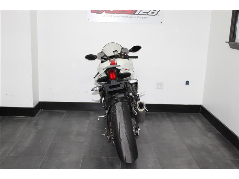 Used 2022 Yamaha YZF-R1 World GP 60TH Annivesary Edition Image 4