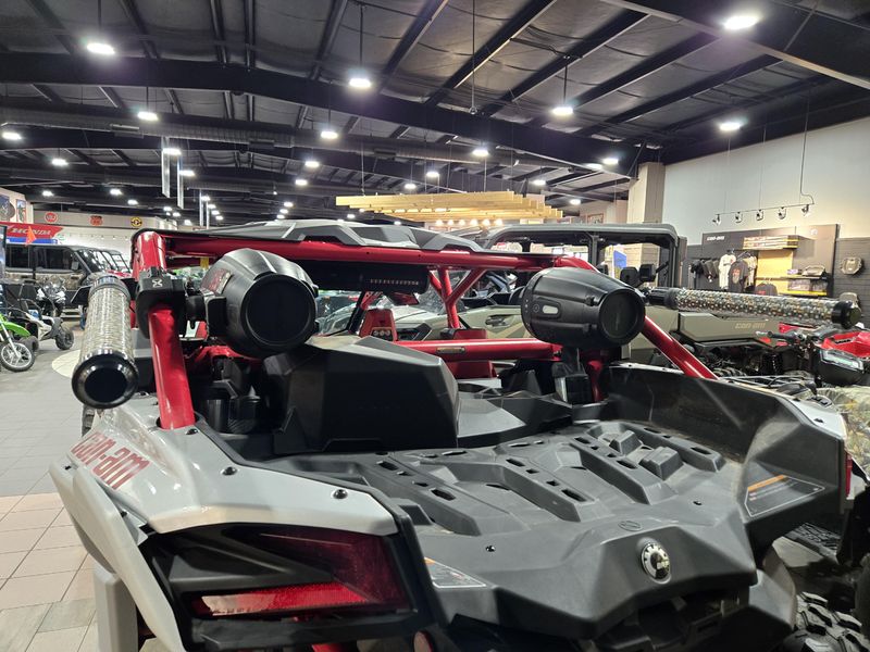 USED 2025 CAN-AM MAVERICK X3 MAX X RS TURBO RR WITH SMARTSHOX Image 18