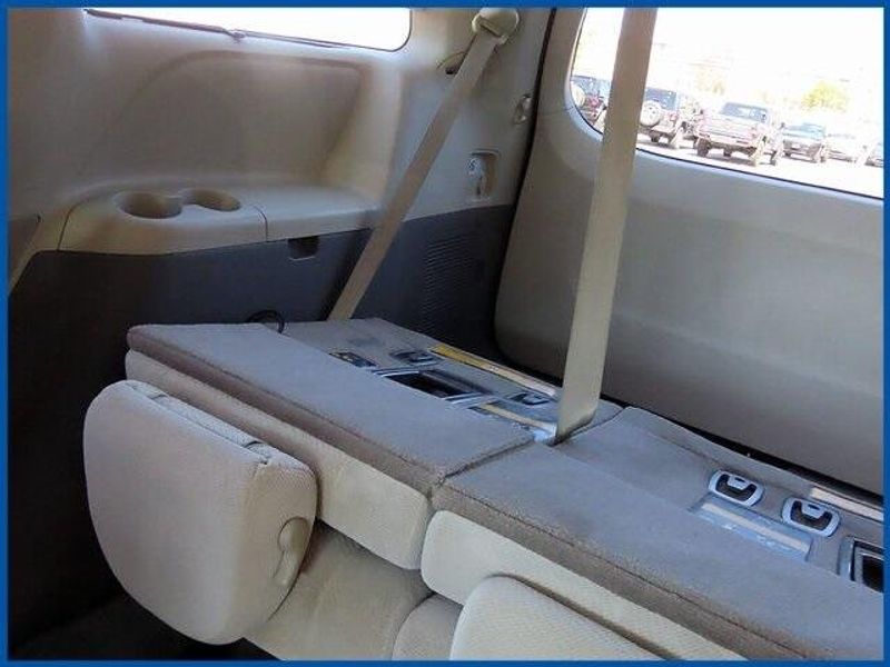 2014 Toyota Sienna LEImage 11