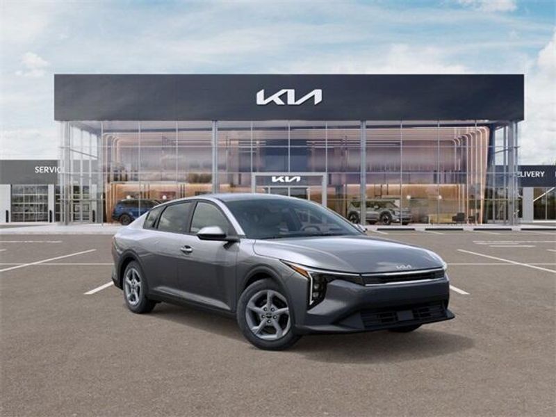 New 2025 Kia K4 LXSImage 8