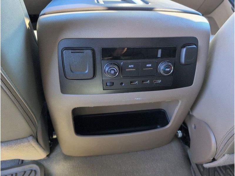 Used 2017 Chevrolet Tahoe LTImage 33