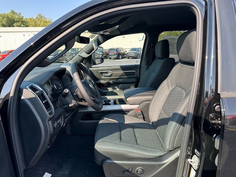 2025 RAM 1500 Big Horn Crew Cab 4x4 5