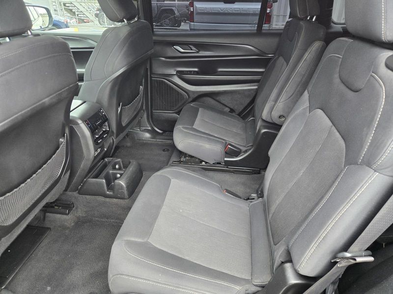 Used 2024 Jeep Grand Cherokee L Laredo X 4x2