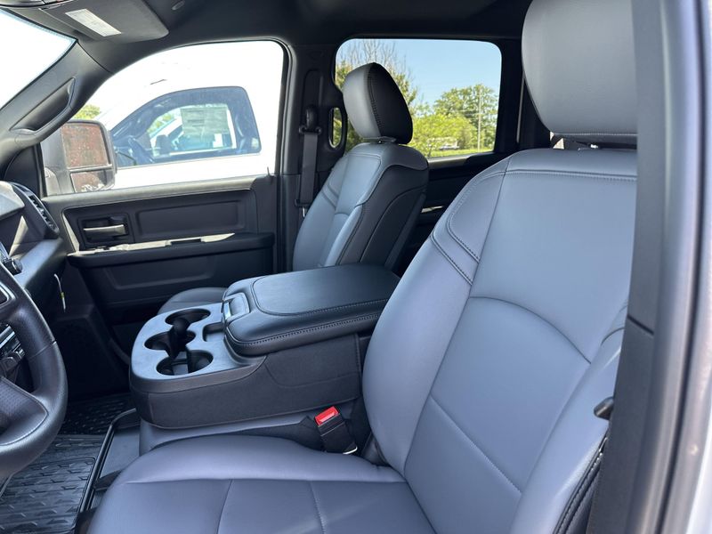 2025 RAM 4500 Tradesman Chassis Crew Cab 4x4 60