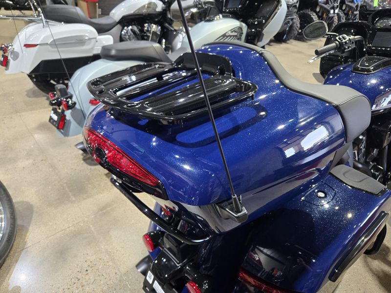 New 2025 Indian Motorcycle PURSUIT DARK HORSE 112  RA 49ST BLACK METALLIC VIVID CRYSTAL W SPRINGFIELD BLUE Image 17