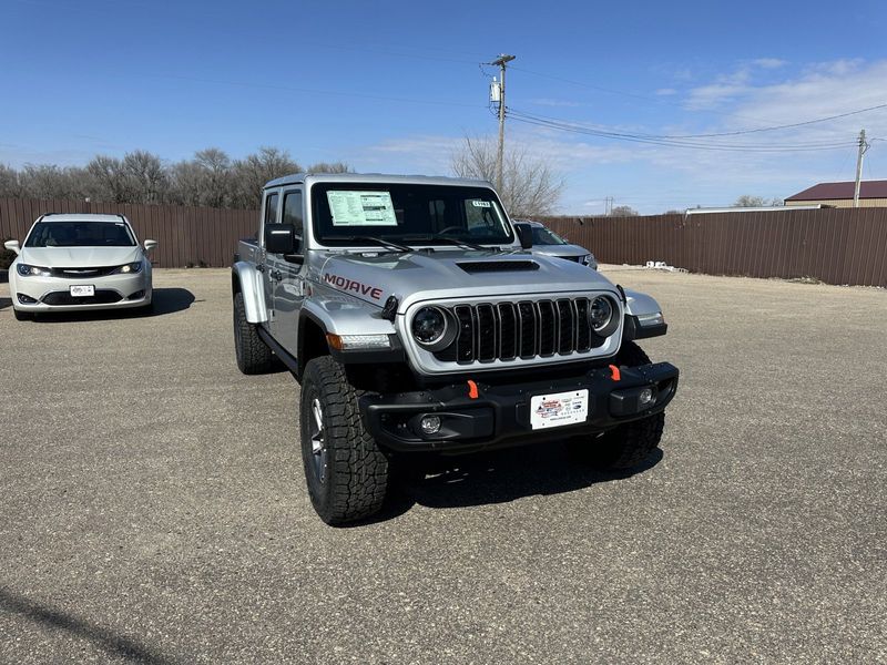 2024 Jeep Gladiator Mojave X 4x4Image 2