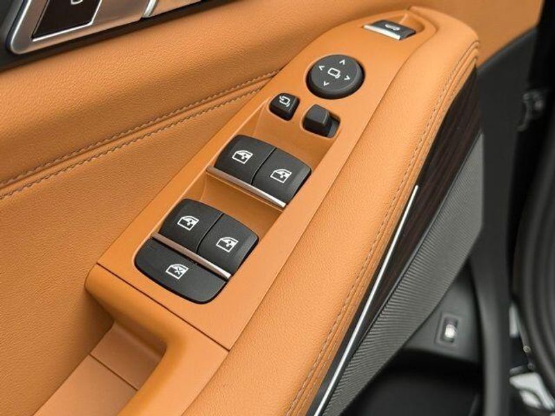 New 2026 BMW X5 xDrive50eImage 16