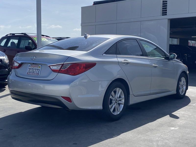 2014 Hyundai Sonata GLSImage 4