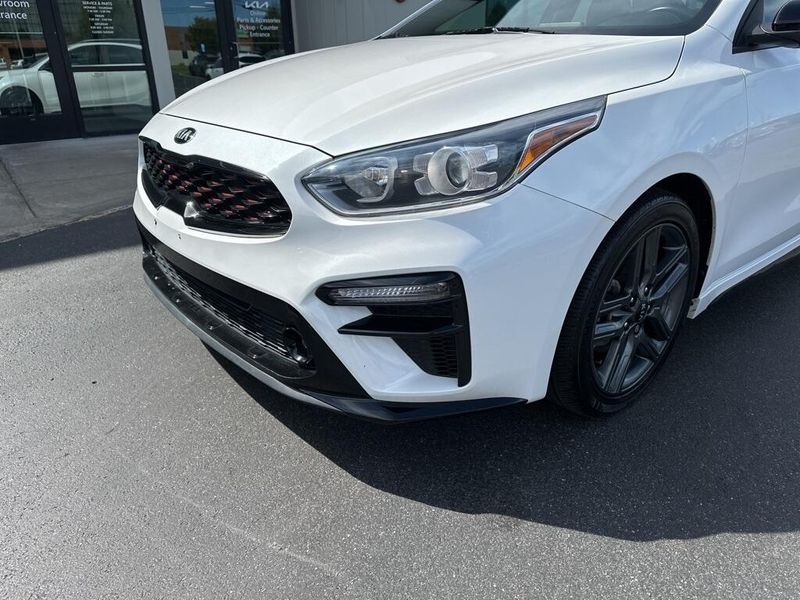 2021 Kia Forte GT-Line photo 12