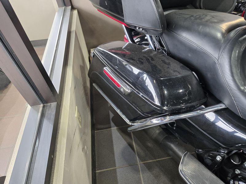 2017 Harley-Davidson ROAD GLIDE ULTRA LIMITED Image 5