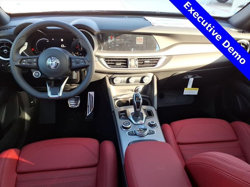 New 2025 Alfa Romeo Stelvio AwdImage 12