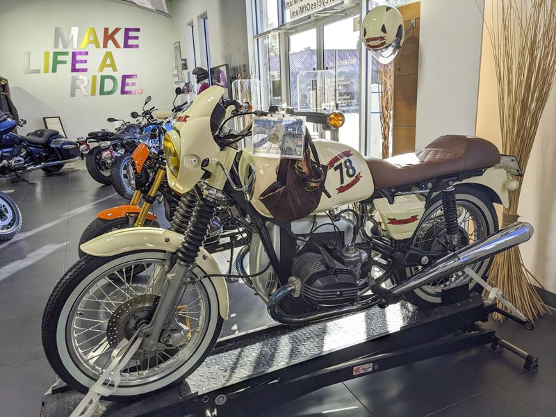 2016 BMW R nineT  in a SILVER exterior color. BMW Motorcycles of Miami 786-845-0052 motorcyclesofmiami.com 