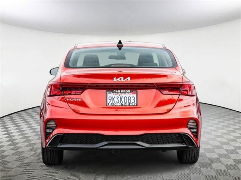 2024 Kia Forte LXSImage 7