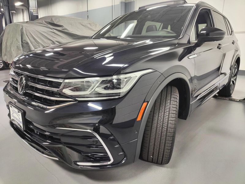 Used 2024 Volkswagen Tiguan AWD SEL R-Line w/Sunroof/NavImage 12