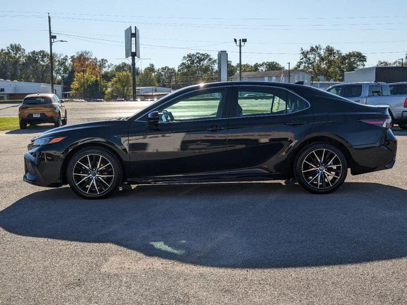 2021 Toyota Camry Image 6