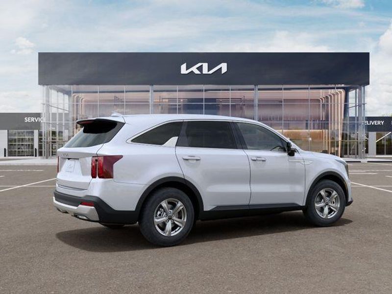New 2026 Kia Sorento LXImage 7