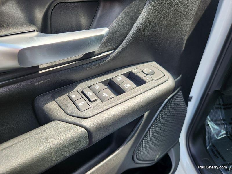 New 2026 RAM 1500 Tradesman Crew Cab 4x4 5'7' Box