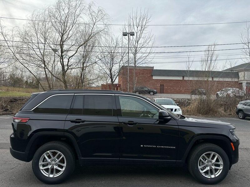 2025 Jeep Grand Cherokee Laredo X 4x4Image 7