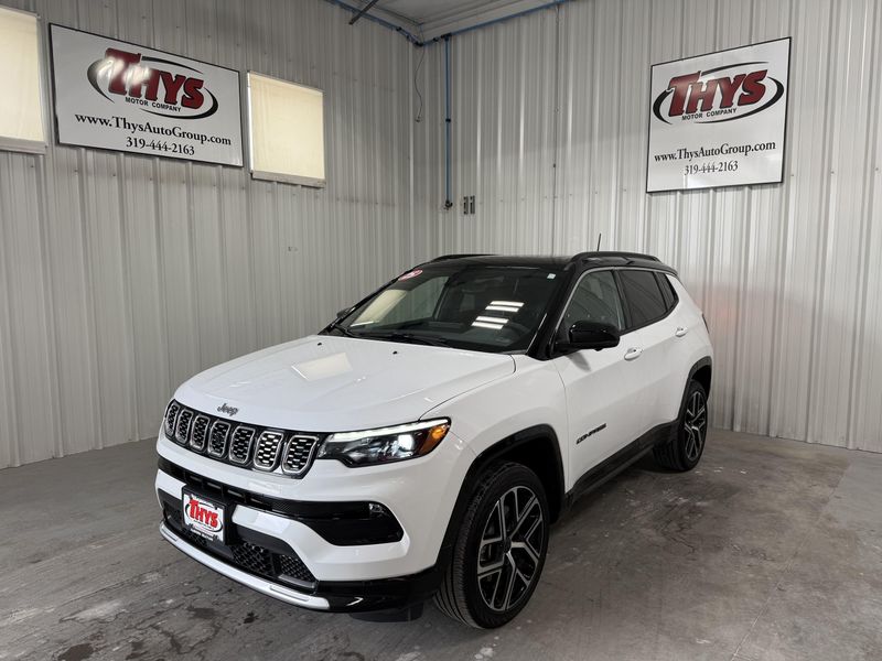 Used 2025 Jeep Compass LimitedImage 16