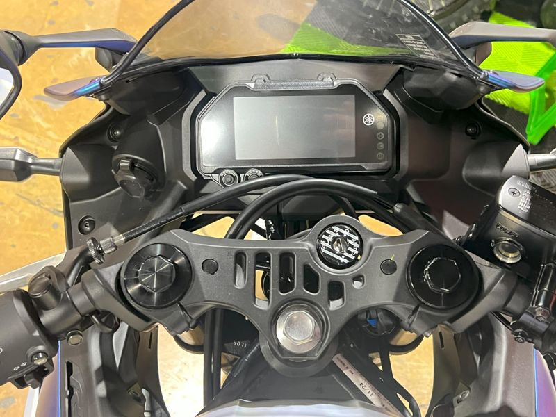 2025 Yamaha YZF-R3 ABS Image 6